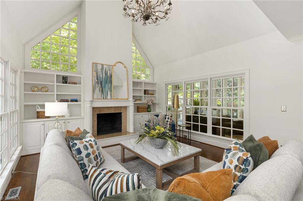 Greensboro, North Carolina 27408, United States, 4 Bedrooms Bedrooms, ,5 BathroomsBathrooms,Residential,Active,217669