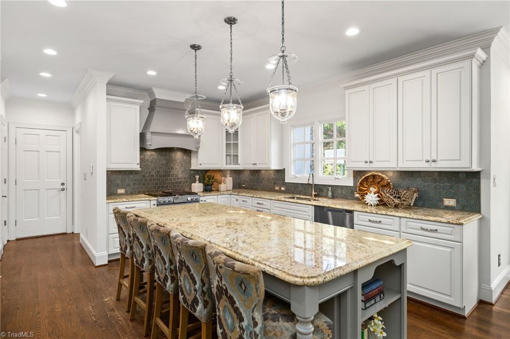 Greensboro, North Carolina 27408, United States, 4 Bedrooms Bedrooms, ,5 BathroomsBathrooms,Residential,Active,217669