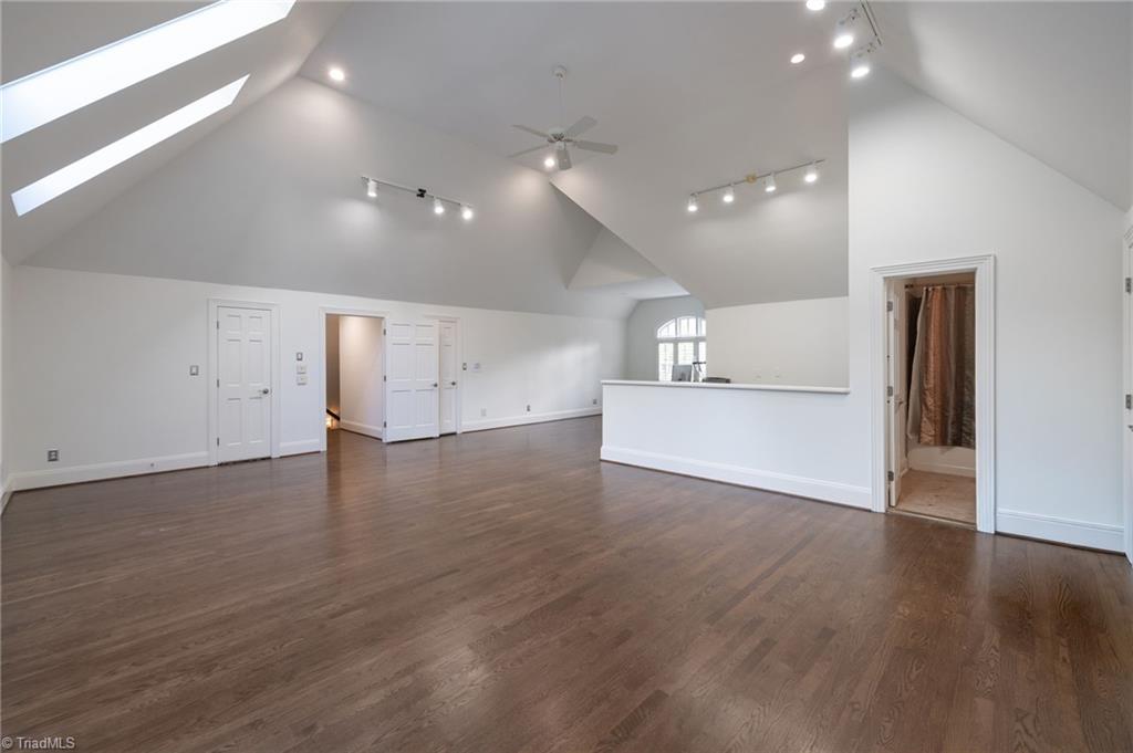 Greensboro, North Carolina 27408, United States, 4 Bedrooms Bedrooms, ,5 BathroomsBathrooms,Residential,Active,217669