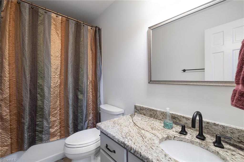 Greensboro, North Carolina 27408, United States, 4 Bedrooms Bedrooms, ,5 BathroomsBathrooms,Residential,Active,217669