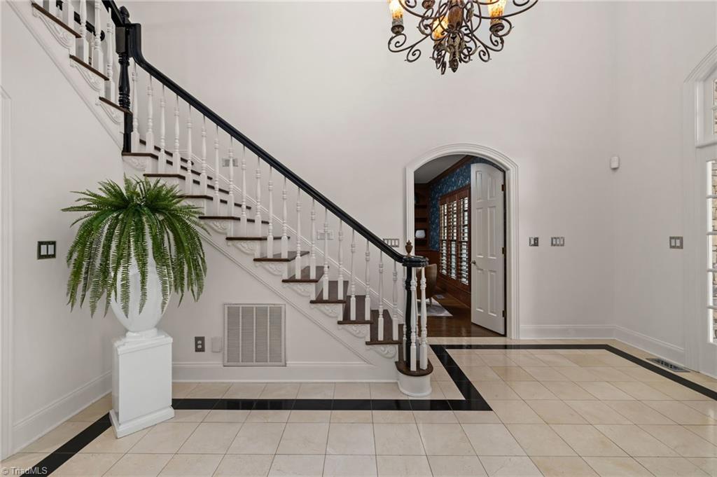 Greensboro, North Carolina 27408, United States, 4 Bedrooms Bedrooms, ,5 BathroomsBathrooms,Residential,Active,217669