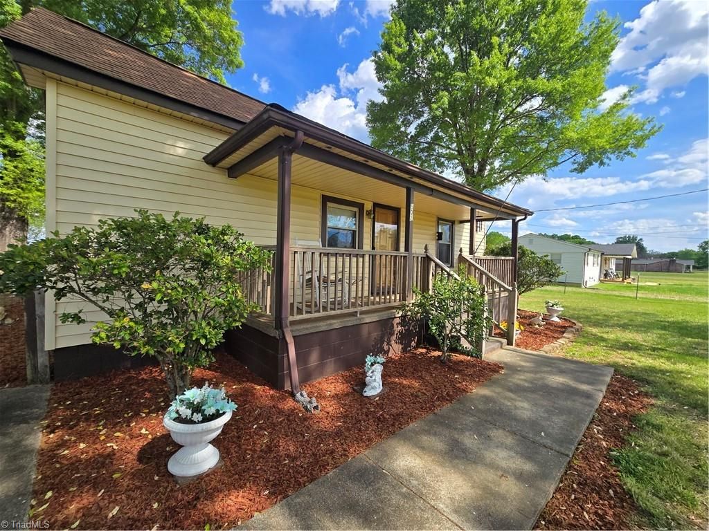 Photo of 502 Cascade Avenue, Eden, NC 27288 (MLS # 1218179)