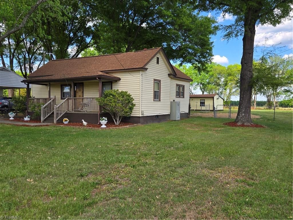 Photo of 502 Cascade Avenue, Eden, NC 27288 (MLS # 1218179)