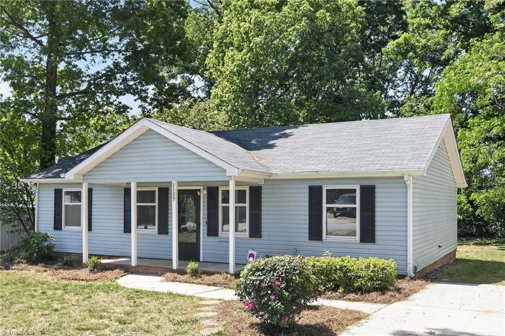 Photo of 3109 Iris Place, Greensboro, NC 27405 (MLS # 1217369)