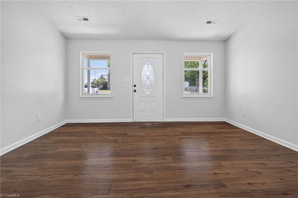 Photo of 3109 Iris Place, Greensboro, NC 27405 (MLS # 1217369)