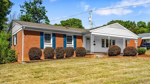 Homes For Sale - 2402 Chatham Drive<br/> Greensboro, NC 27408