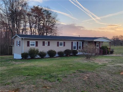 Homes For Sale - 310 Kennon Road<br/> Rockingham County, Ruffin, NC 27326