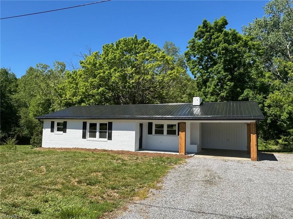 Photo of 162 Green Valley Street, North Wilkesboro, NC 28659 (MLS # 1219184)