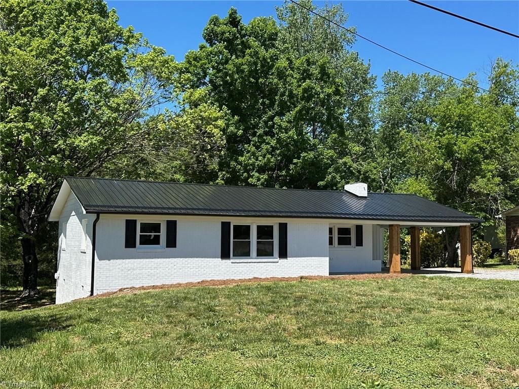 Photo of 162 Green Valley Street, North Wilkesboro, NC 28659 (MLS # 1219184)