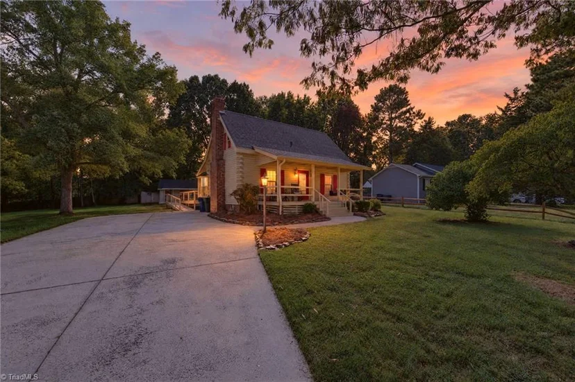 515 Ivey Road, photo 1 of 50