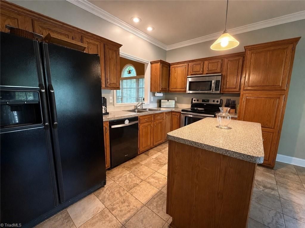 Photo of 2194 Benwicke Drive, Pfafftown, NC 27040 (MLS # 1219265)