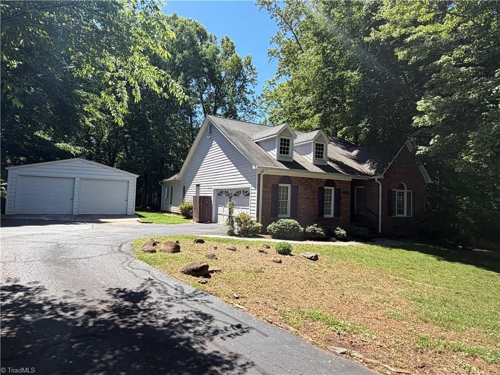Photo of 2194 Benwicke Drive, Pfafftown, NC 27040 (MLS # 1219265)