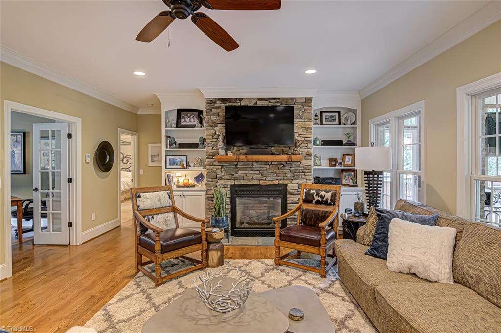 Winston-Salem, North Carolina 27106, United States, 5 Bedrooms Bedrooms, ,5 BathroomsBathrooms,Residential,Active,42045