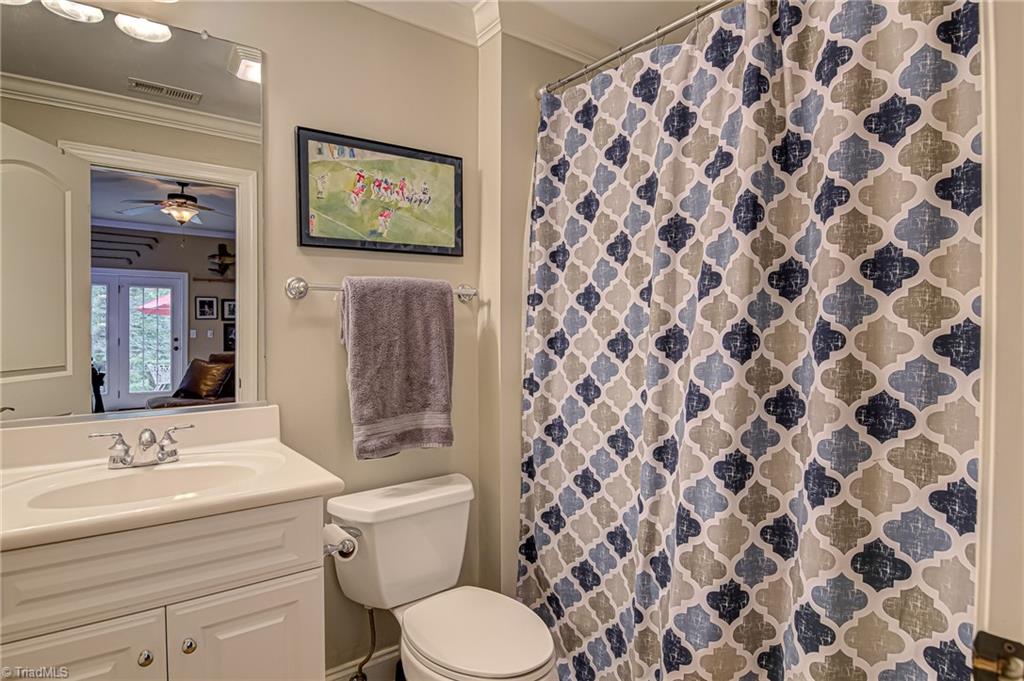 Winston-Salem, North Carolina 27106, United States, 5 Bedrooms Bedrooms, ,5 BathroomsBathrooms,Residential,Active,42045