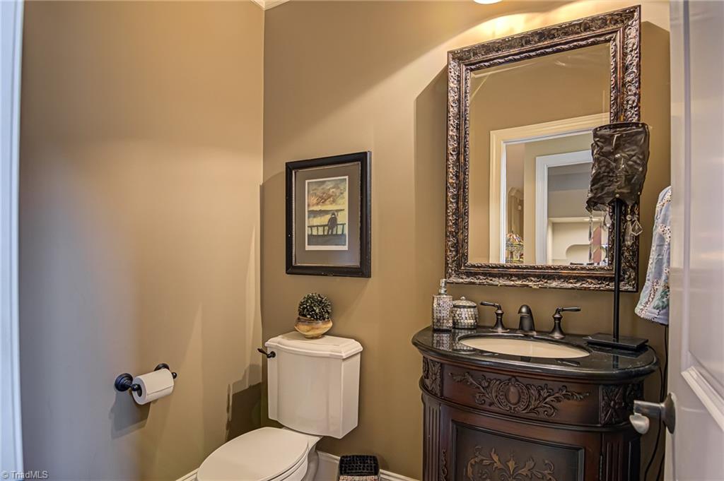 Winston-Salem, North Carolina 27106, United States, 5 Bedrooms Bedrooms, ,5 BathroomsBathrooms,Residential,Active,42045