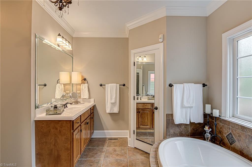 Winston-Salem, North Carolina 27106, United States, 5 Bedrooms Bedrooms, ,5 BathroomsBathrooms,Residential,Active,42045