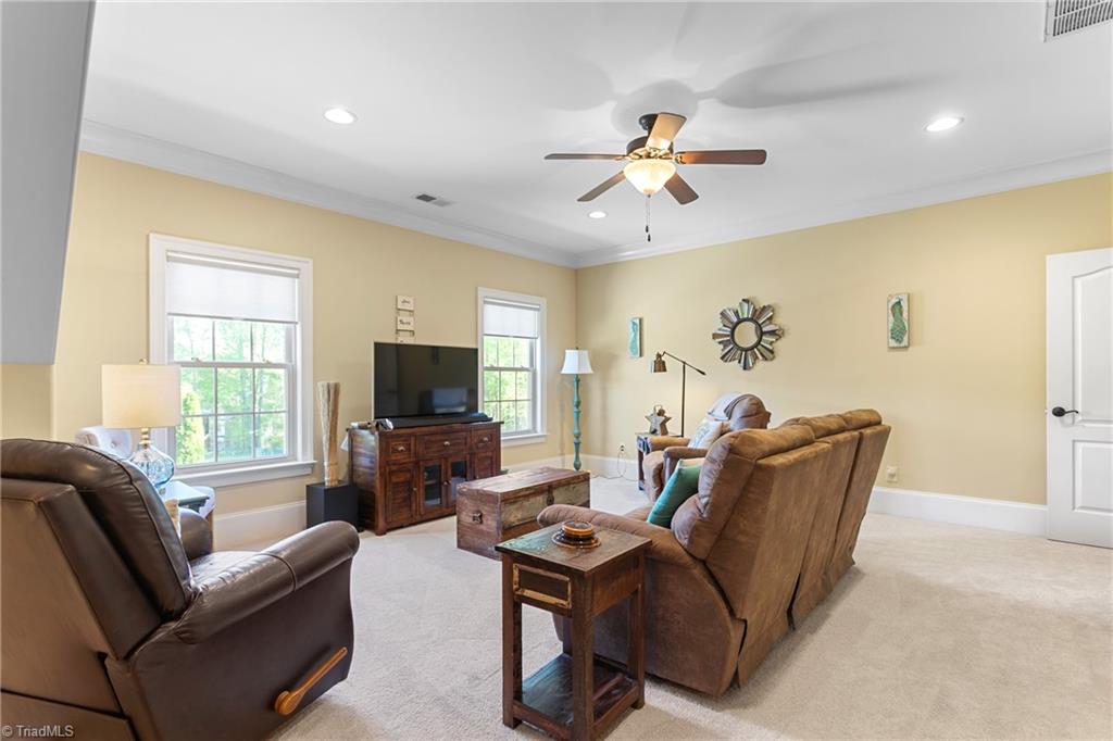 7716 Chesterbrooke Drive, Greensboro, North Carolina image 40