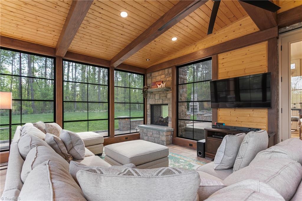 7716 Chesterbrooke Drive, Greensboro, North Carolina image 21