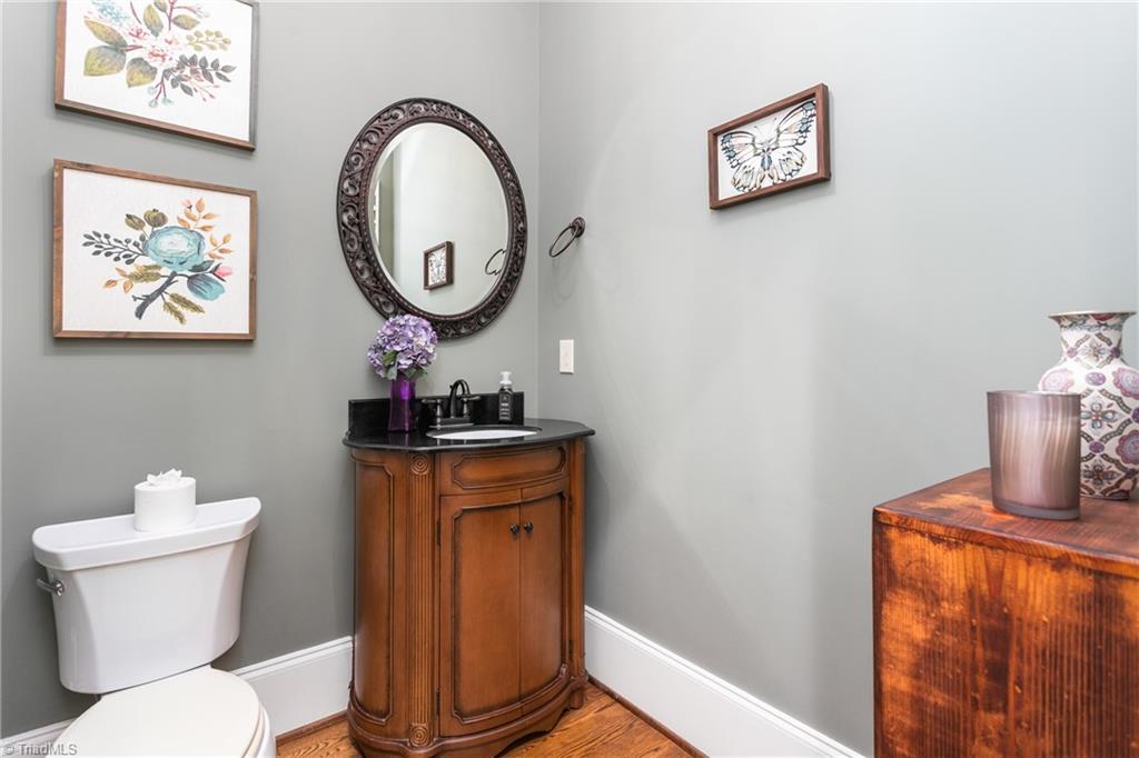 7716 Chesterbrooke Drive, Greensboro, North Carolina image 27
