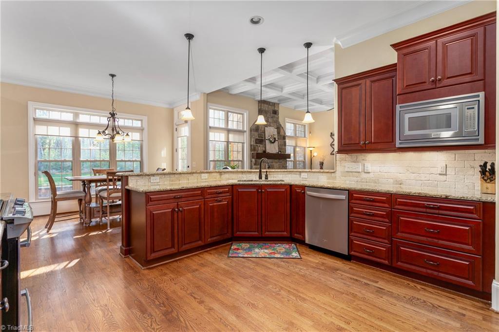 7716 Chesterbrooke Drive, Greensboro, North Carolina image 17