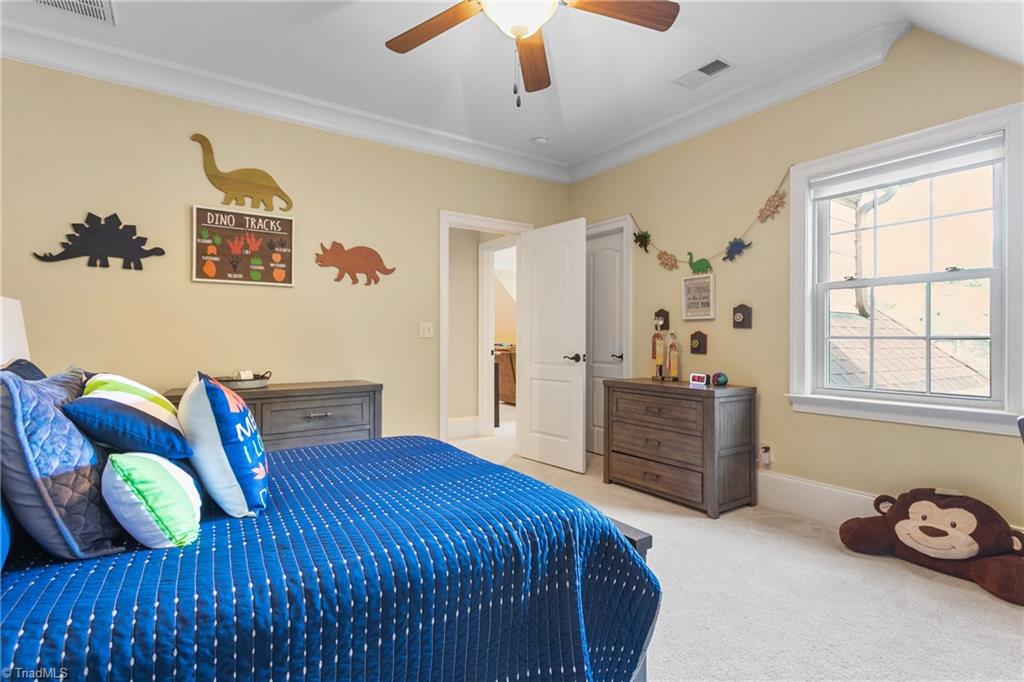 7716 Chesterbrooke Drive, Greensboro, North Carolina image 32
