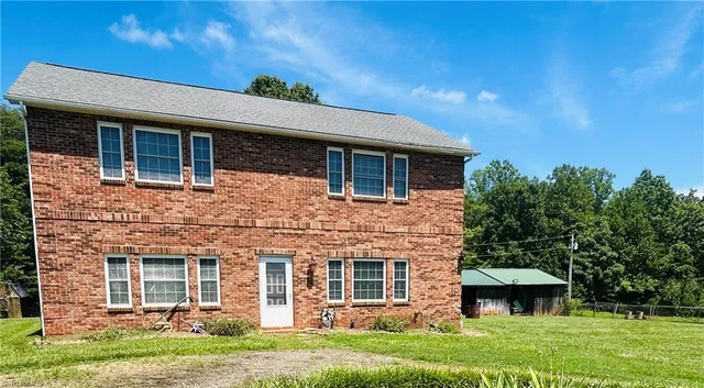 2062 Pell Road, photo 3 of 24