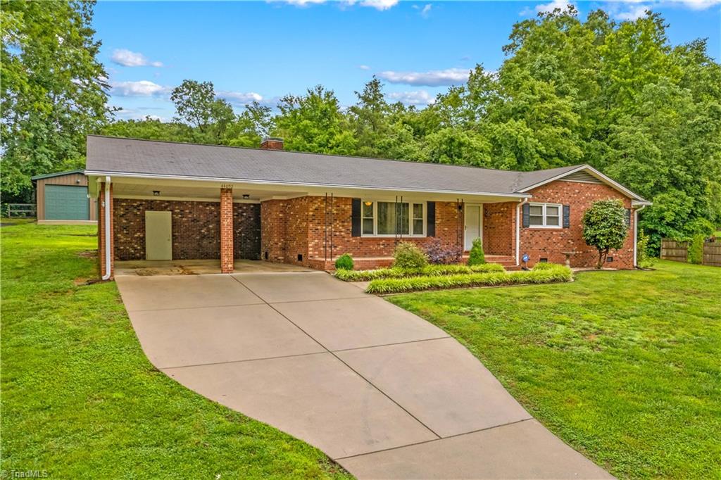 44092 Woodhurst Road, New London, North Carolina image 3