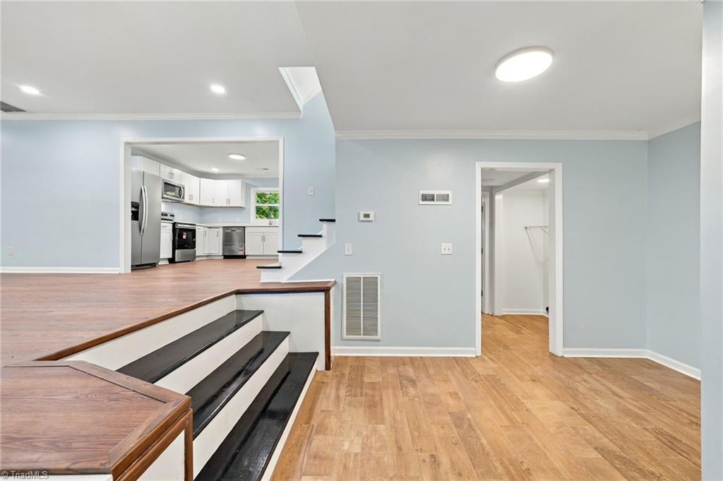 532 Oakwood Lane
