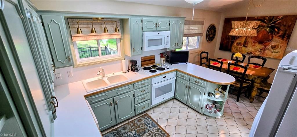 Photo of 105 Mendenhall Road, Jamestown, NC 27282 (MLS # 1213550)