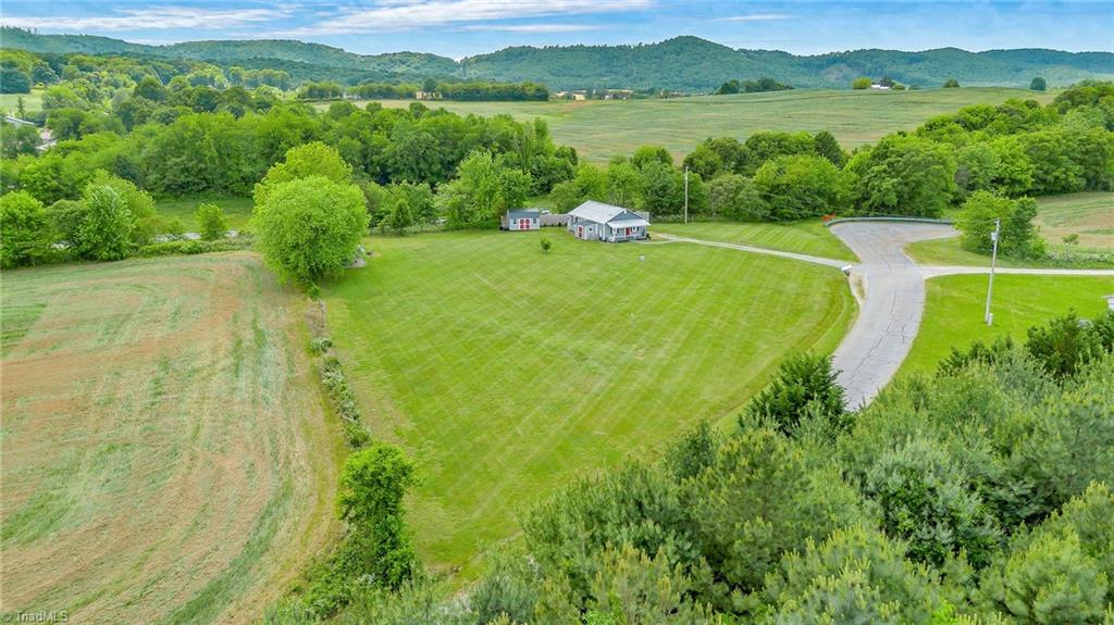 279 W Old Berrys Lane, Roaring River, North Carolina image 2