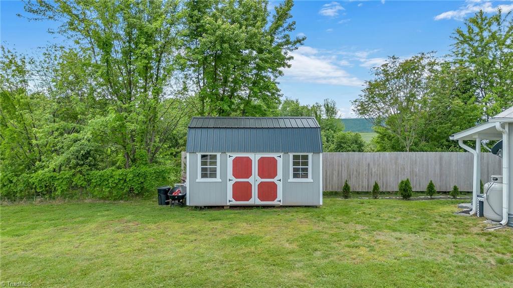 279 W Old Berrys Lane, Roaring River, North Carolina image 10