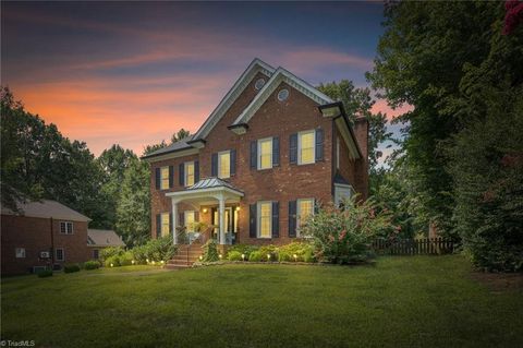 A home in Clemmons