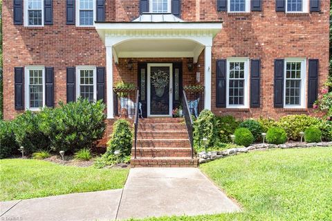 A home in Clemmons