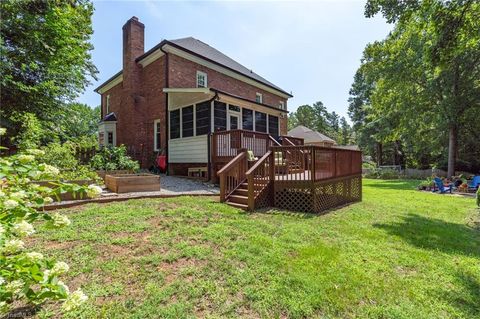 A home in Clemmons