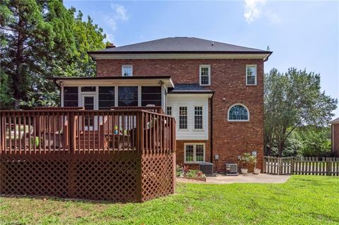 A home in Clemmons