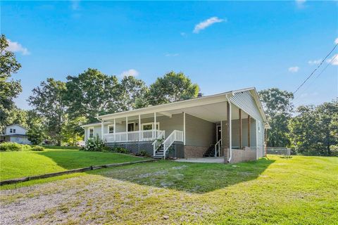 A home in Archdale