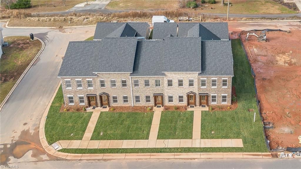 Photo of 2111 24Th Street Lane SE, Hickory, NC 28602 (MLS # 1203841)