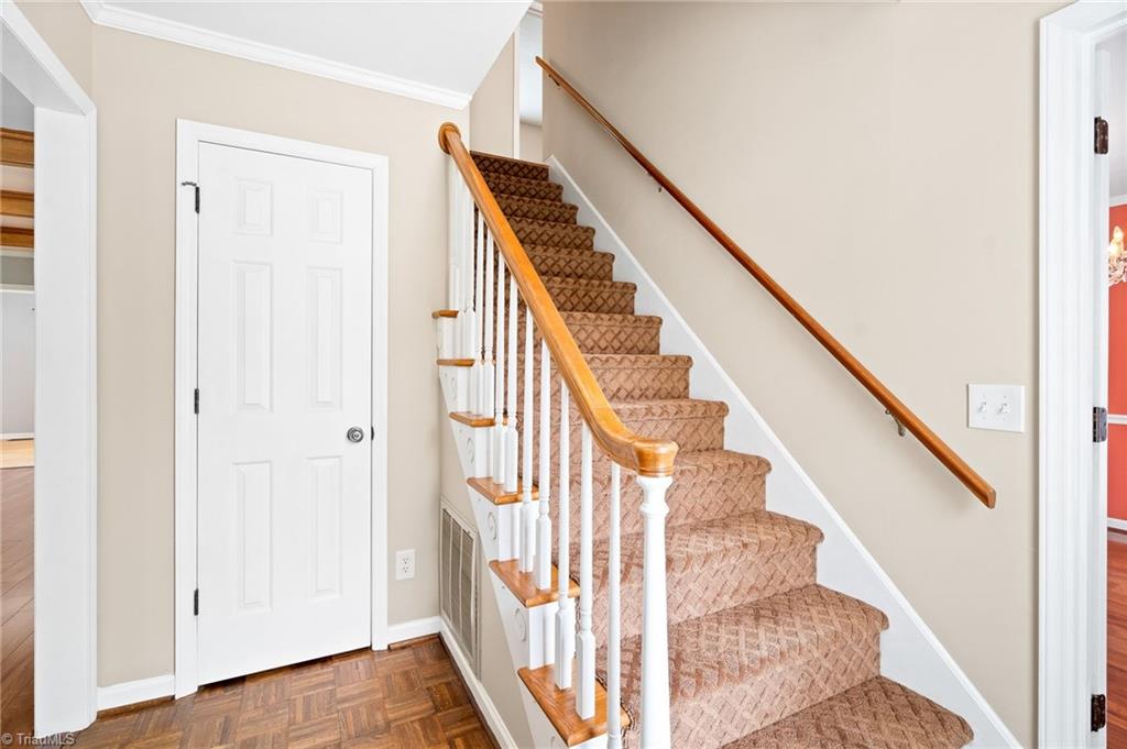 516 Edinburgh Drive, Burlington, North Carolina image 27