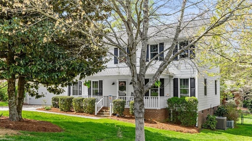 Photo of 109 Stafford Oak Drive, Jamestown, NC 27282 (MLS # 1213577)