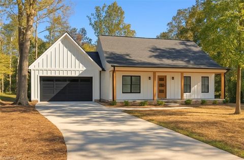 1492 Williams Road Lewisville NC 27023