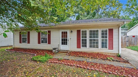 Homes For Sale - 1 Jans Court<br/> Greensboro, NC 27405