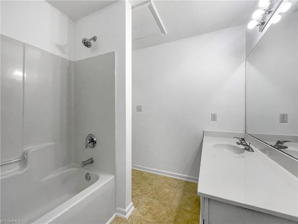 5401 Strasburg Drive, Greensboro, North Carolina image 20