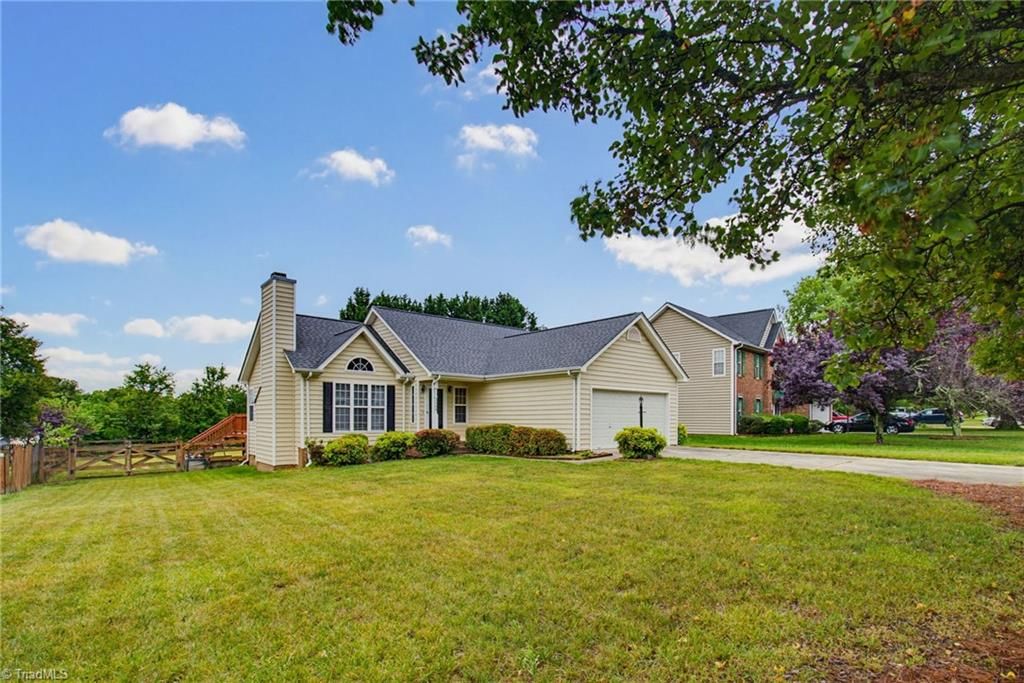 Photo of 1509 Squires Lane, Kernersville, NC 27284 (MLS # 1222155)