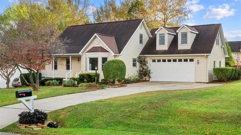 A home in Archdale