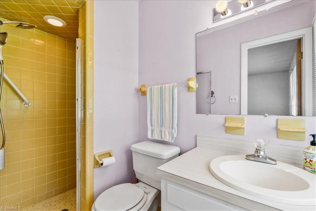 5300 Drake Road, Greensboro, North Carolina image 16