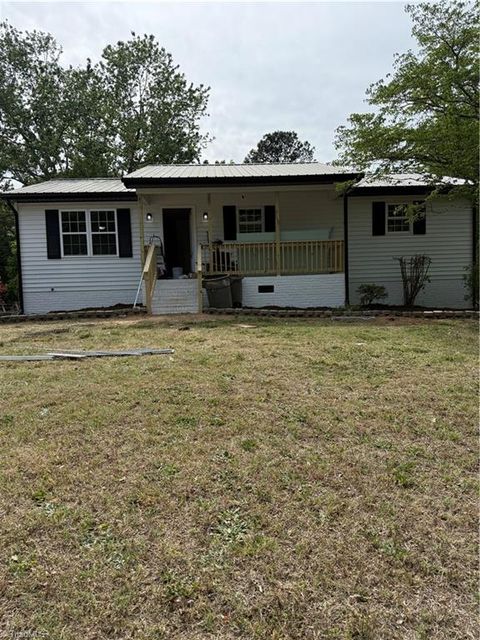 Homes For Sale - 1655 Sink Farm Road<br/> Lexington, NC 27295