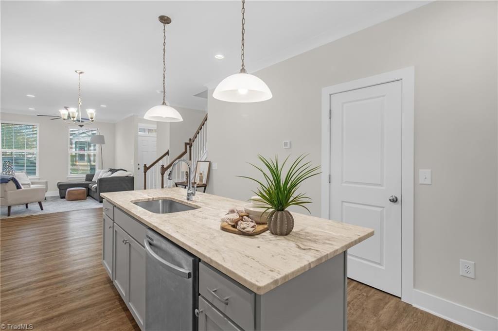 Kernersville, North Carolina 27284, United States, 2 Bedrooms Bedrooms, ,3 BathroomsBathrooms,Residential,Active,215294