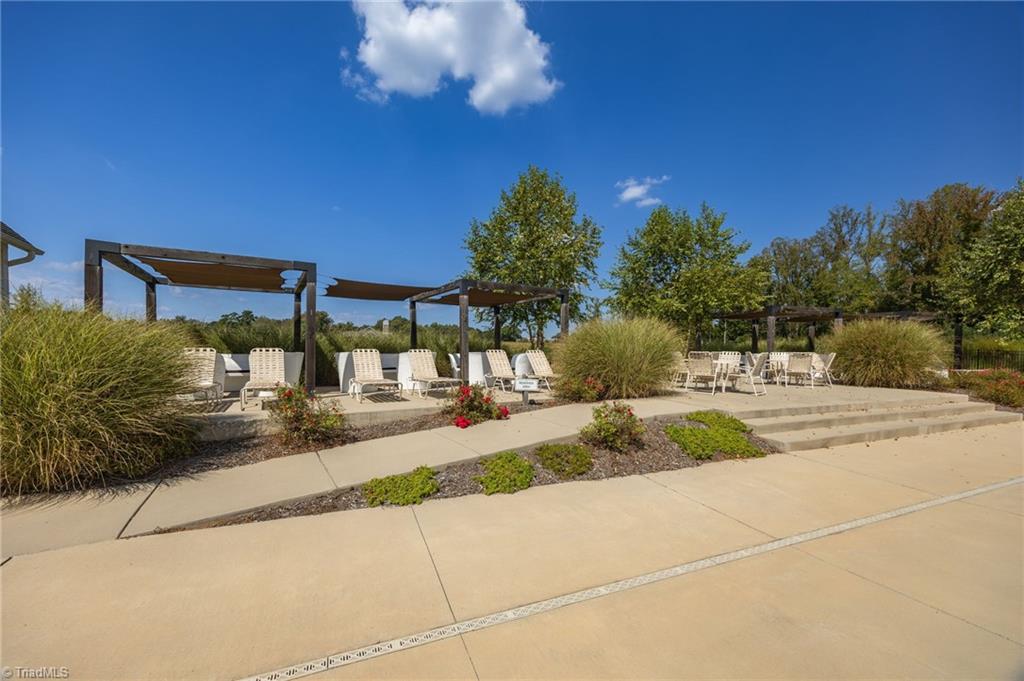 Kernersville, North Carolina 27284, United States, 2 Bedrooms Bedrooms, ,3 BathroomsBathrooms,Residential,Active,215294