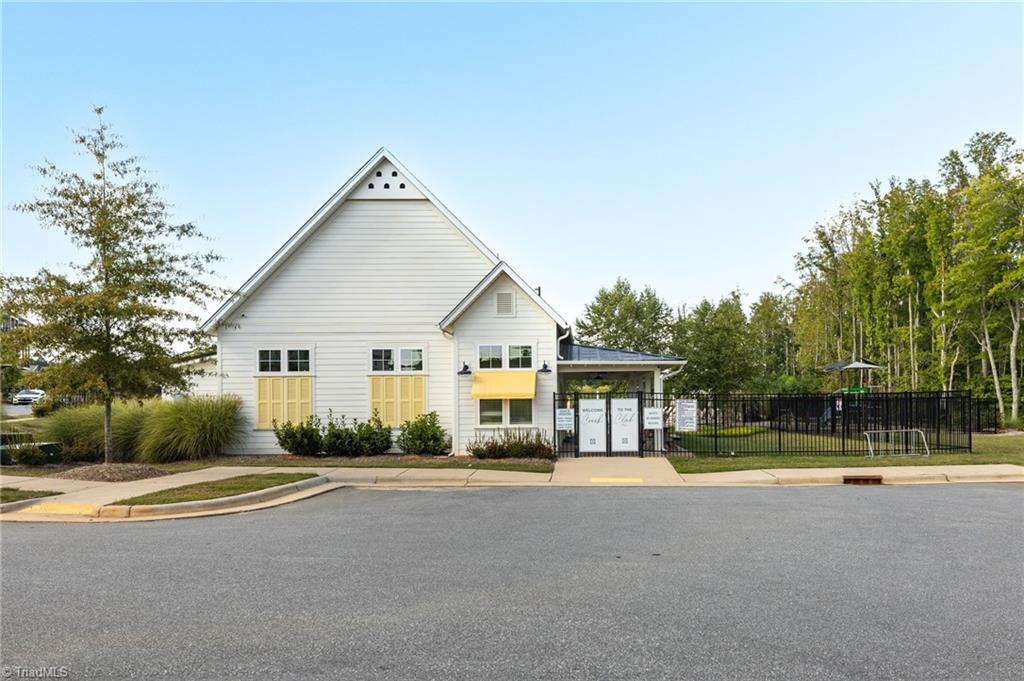 Kernersville, North Carolina 27284, United States, 2 Bedrooms Bedrooms, ,3 BathroomsBathrooms,Residential,Active,215294