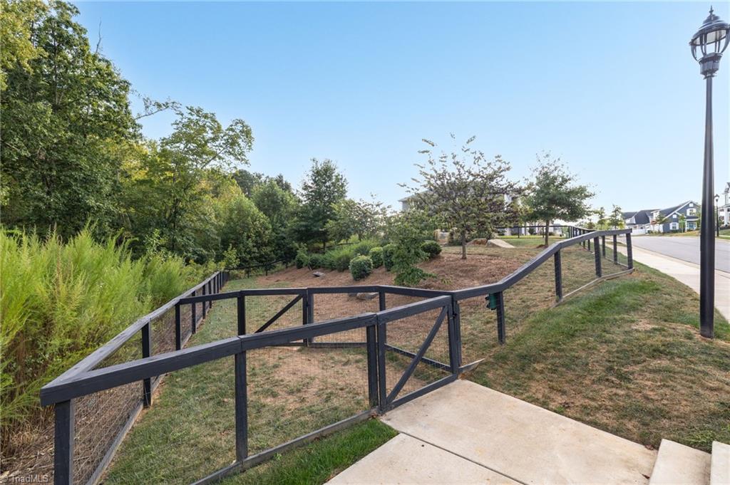 Kernersville, North Carolina 27284, United States, 2 Bedrooms Bedrooms, ,3 BathroomsBathrooms,Residential,Active,215294